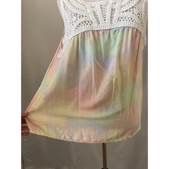 Maurices Pastel / Cream Crochet Neckline Pleated Textured Sleeveless Tank Top - Picture 5 of 10